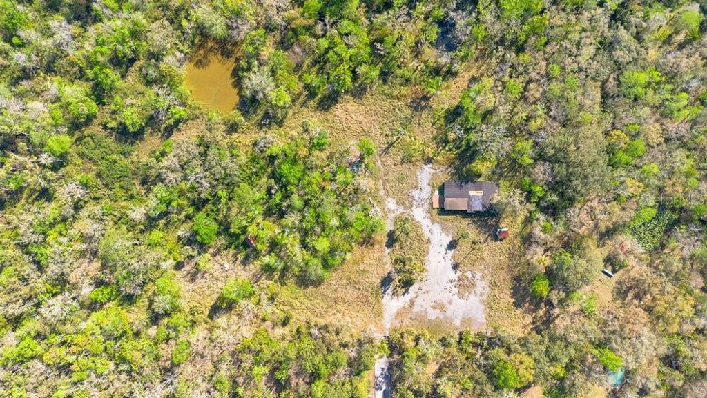 Image 7 of property listing at 953 BARON ROAD, Orlando, FL 32828