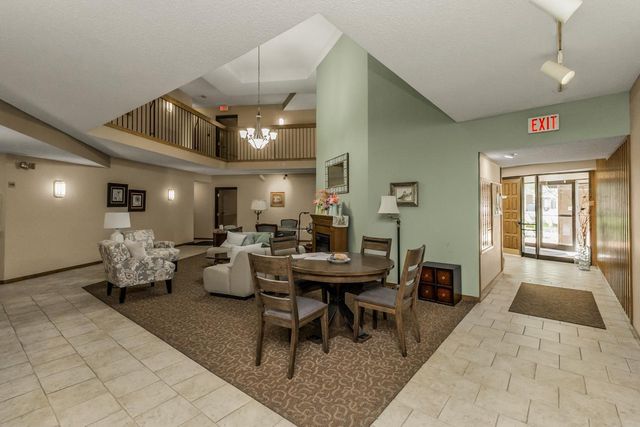 111 Imperial Drive W 101, West Saint Paul, MN 55118