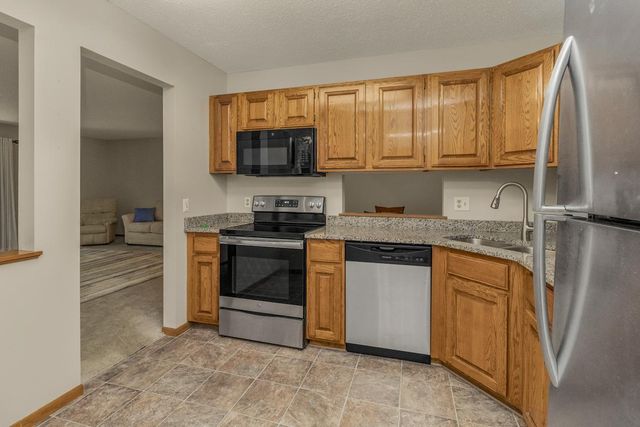 111 Imperial Drive W 101, West Saint Paul, MN 55118