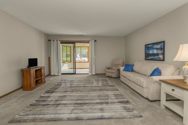 111 Imperial Drive W 101, West Saint Paul, MN 55118