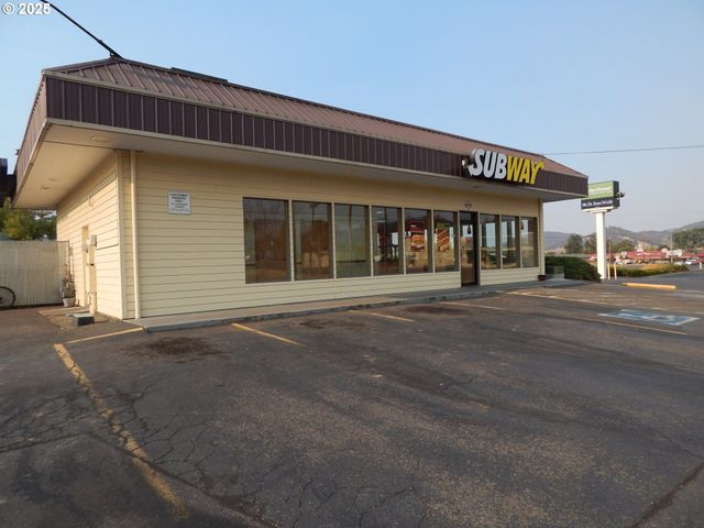 4872 GRANGE Rd, Roseburg, OR 97471