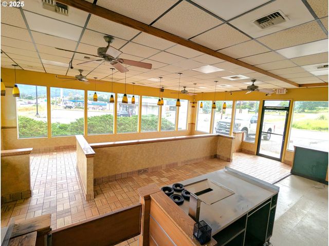 4872 GRANGE Rd, Roseburg, OR 97471