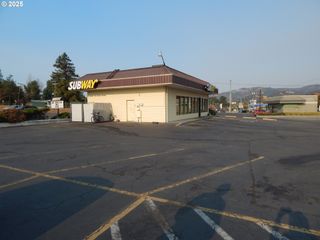 4872 GRANGE Rd, Roseburg, OR 97471
