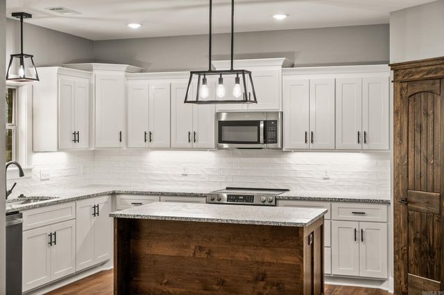 61 Summer Sky Drive, Greenbrier, AR 72058