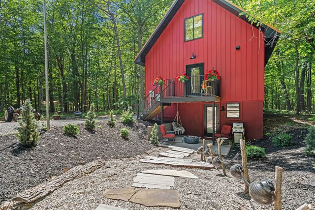6907 126th Avenue, Fennville, MI 49408