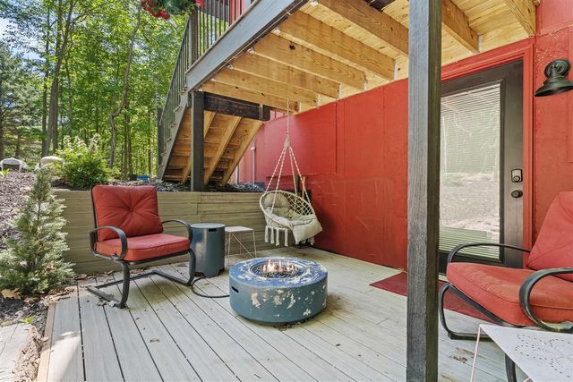 6907 126th Avenue, Fennville, MI 49408