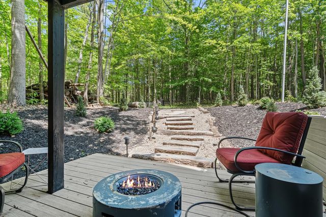 6907 126th Avenue, Fennville, MI 49408