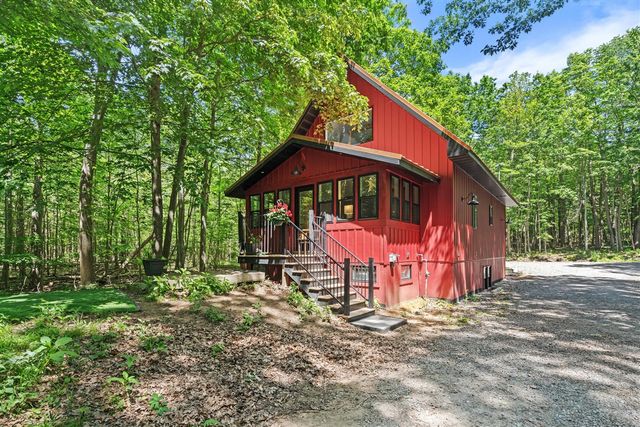 6907 126th Avenue, Fennville, MI 49408