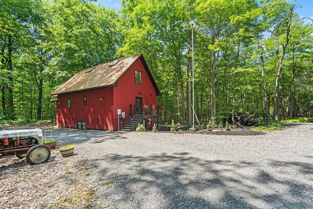 6907 126th Avenue, Fennville, MI 49408