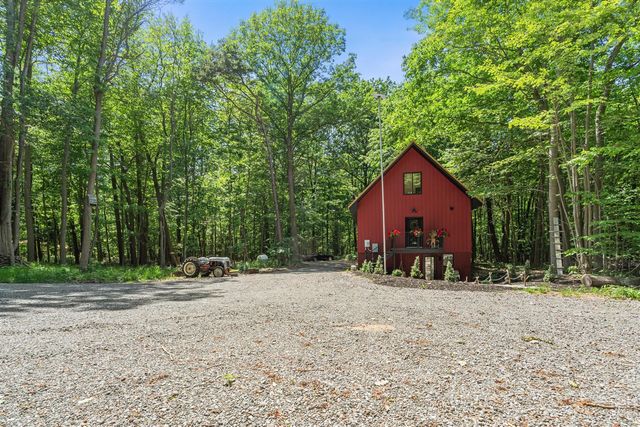 6907 126th Avenue, Fennville, MI 49408