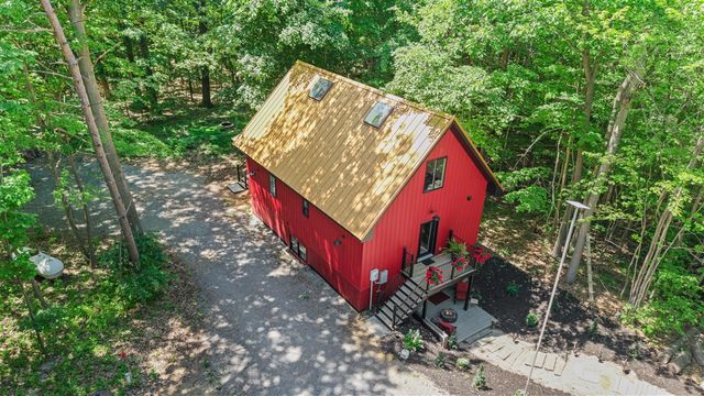 6907 126th Avenue, Fennville, MI 49408