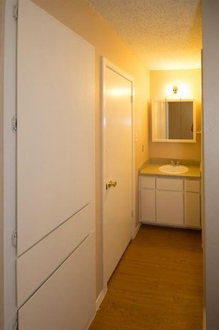 400 W 34th ST 206, Austin, TX 78705