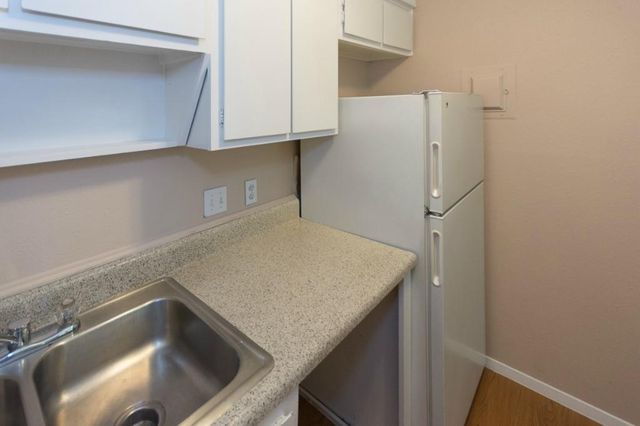 400 W 34th ST 206, Austin, TX 78705