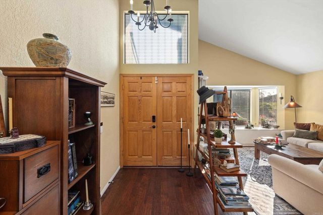 7212 Canyon Hill Way, San Diego, CA 92126