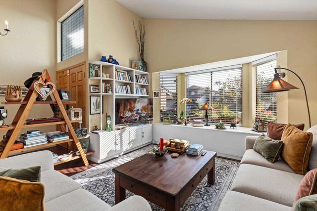 7212 Canyon Hill Way, San Diego, CA 92126