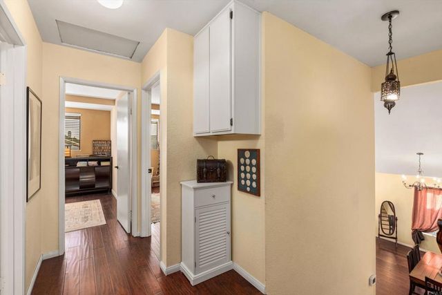 7212 Canyon Hill Way, San Diego, CA 92126