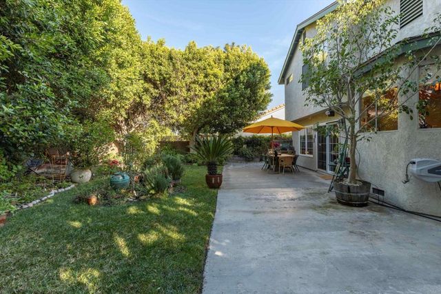 7212 Canyon Hill Way, San Diego, CA 92126