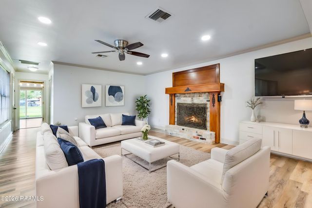 201 Woodbury Drive, Lafayette, LA 70507