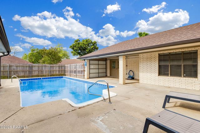 201 Woodbury Drive, Lafayette, LA 70507