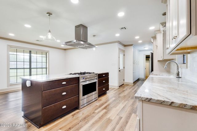 201 Woodbury Drive, Lafayette, LA 70507