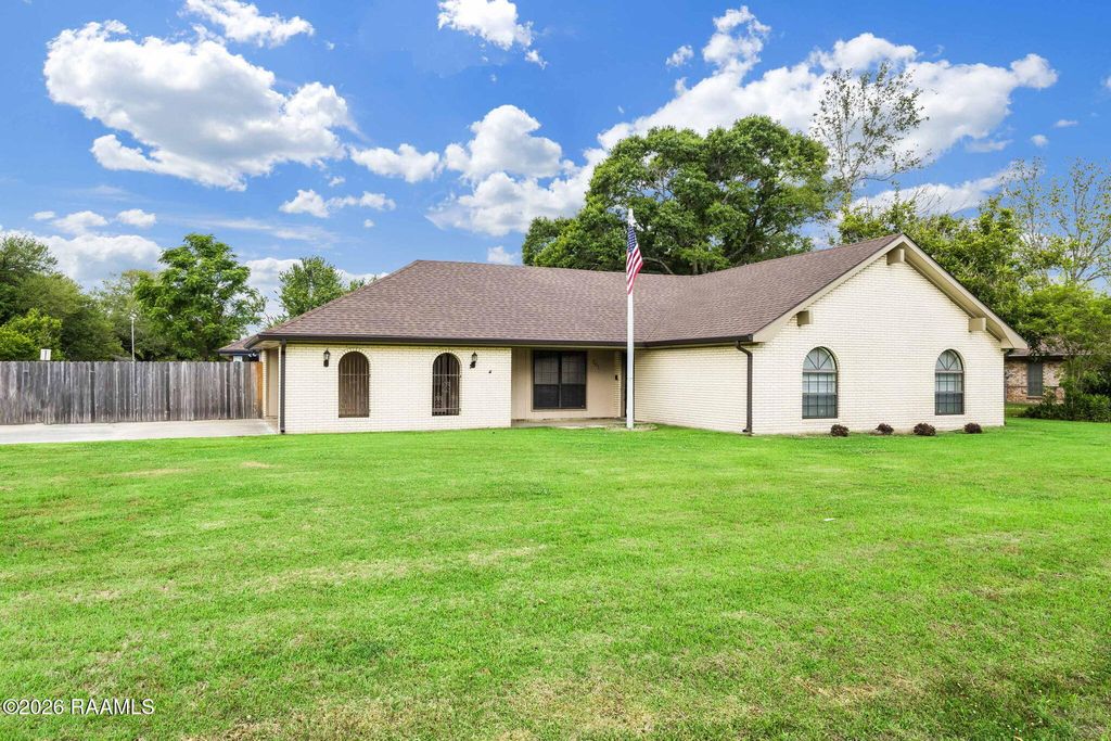 201 Woodbury Drive, Lafayette, LA 70507
