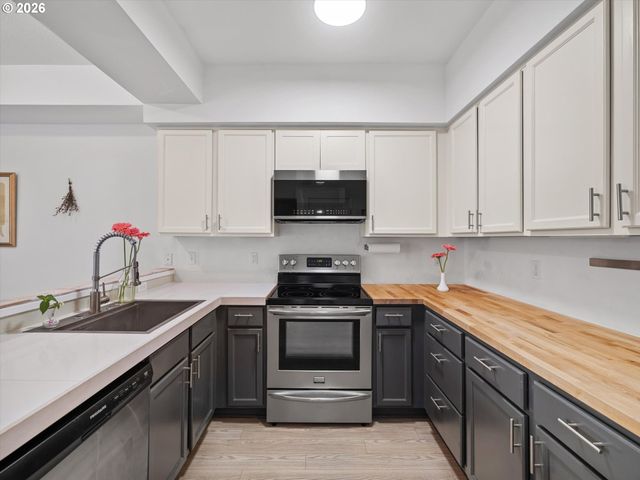 7627 N NEWMAN Ave, Portland, OR 97203