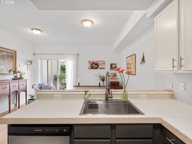 7627 N NEWMAN Ave, Portland, OR 97203