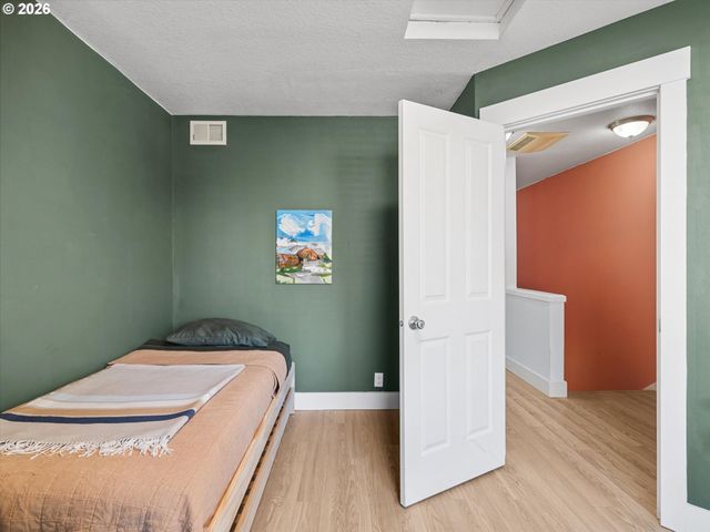 7627 N NEWMAN Ave, Portland, OR 97203