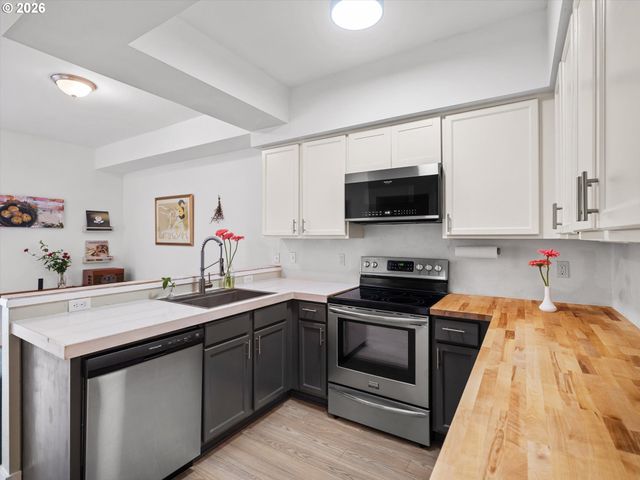 7627 N NEWMAN Ave, Portland, OR 97203