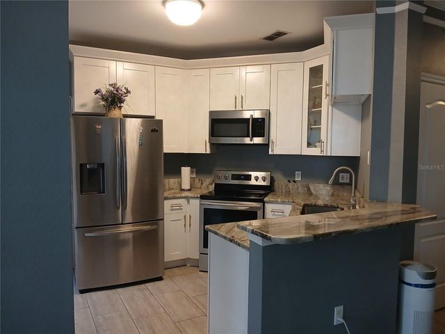 18078 VILLA CREEK DRIVE 18078, Tampa, FL 33647