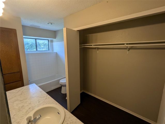 1204 Greenbriar LOOP, Round Rock, TX 78664