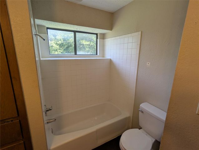 1204 Greenbriar LOOP, Round Rock, TX 78664