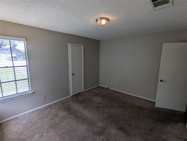 1204 Greenbriar LOOP, Round Rock, TX 78664