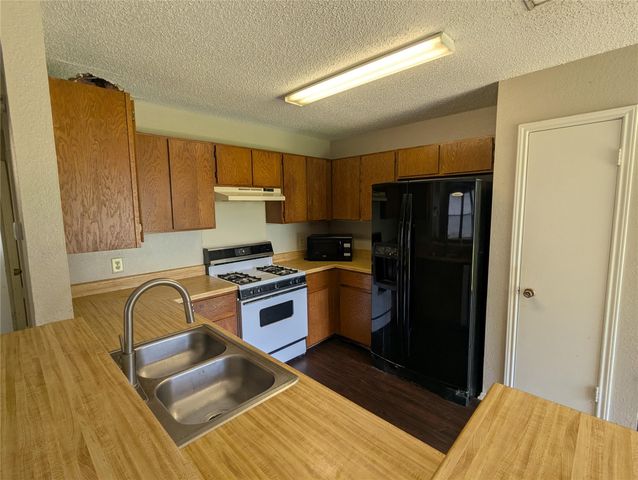 1204 Greenbriar LOOP, Round Rock, TX 78664