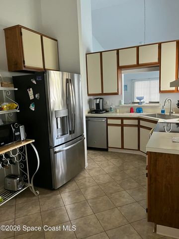 4822 Lake Waterford Way W 8-224, Melbourne, FL 32901