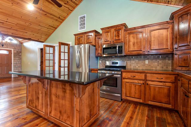 1443 Woodland Road, Marshfield, MO 65706