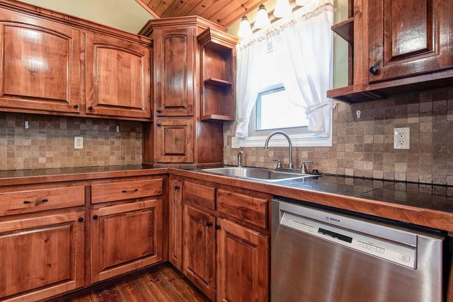 1443 Woodland Road, Marshfield, MO 65706