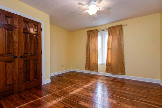 1443 Woodland Road, Marshfield, MO 65706