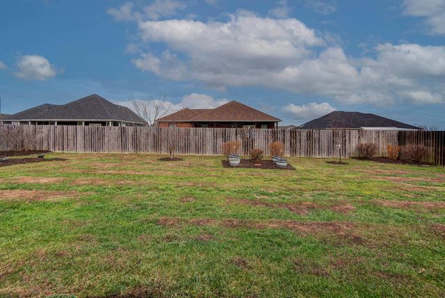 1443 Woodland Road, Marshfield, MO 65706