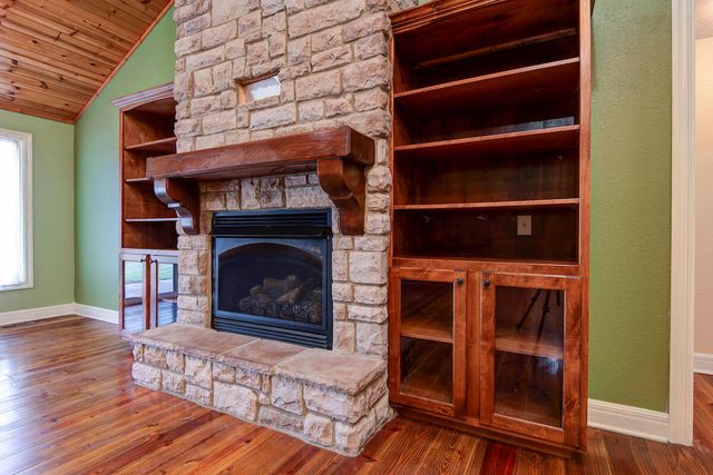 1443 Woodland Road, Marshfield, MO 65706