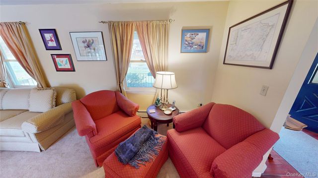 17 Shaker Court, New Windsor, NY 12553