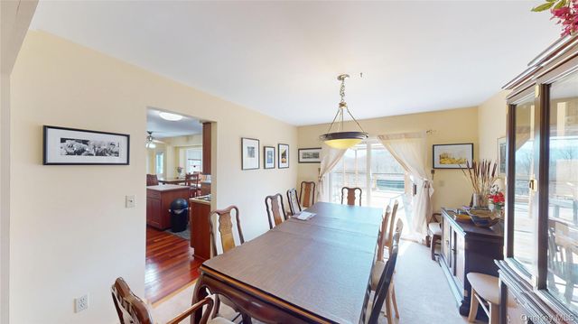 17 Shaker Court, New Windsor, NY 12553
