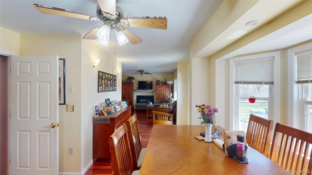 17 Shaker Court, New Windsor, NY 12553