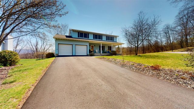 17 Shaker Court, New Windsor, NY 12553