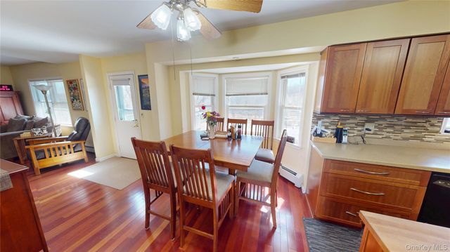 17 Shaker Court, New Windsor, NY 12553