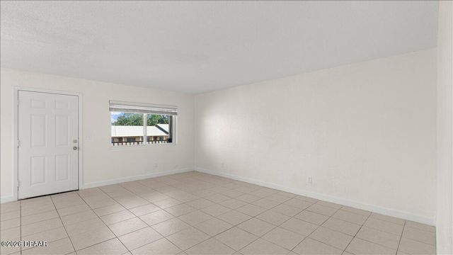 411 N Halifax Ave Apt 304, Daytona Beach, FL 32118
