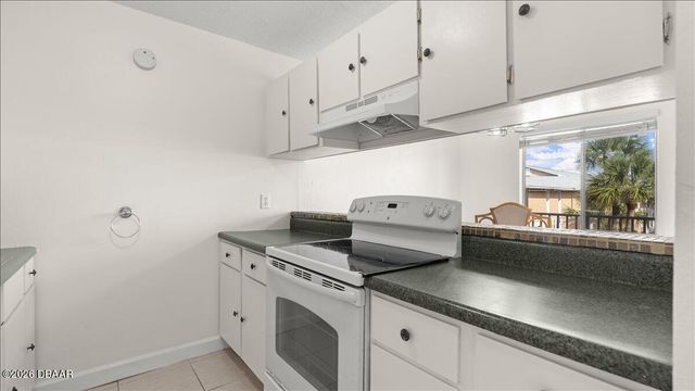 411 N Halifax Ave Apt 304, Daytona Beach, FL 32118