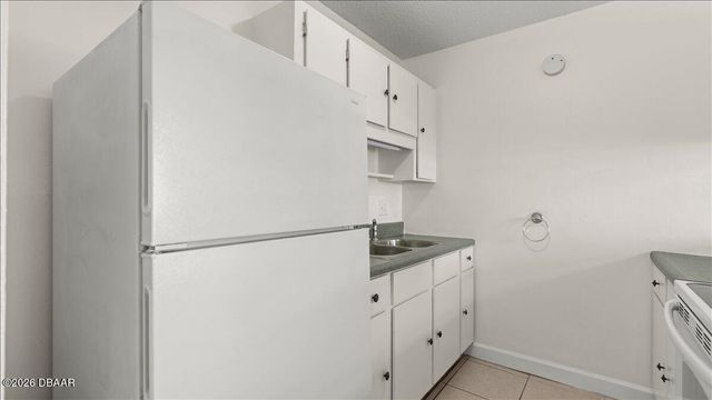 411 N Halifax Ave Apt 304, Daytona Beach, FL 32118