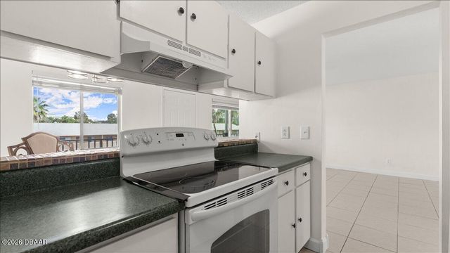 411 N Halifax Ave Apt 304, Daytona Beach, FL 32118