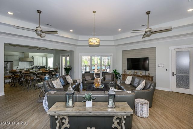 2016 Manor Parc Drive, Calabash, NC 28467